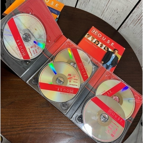 DOCTOR HOUSE 3 seasons DVD set. Season 2,3 & 6 DVD sets GUC - Picture 5 of 13
